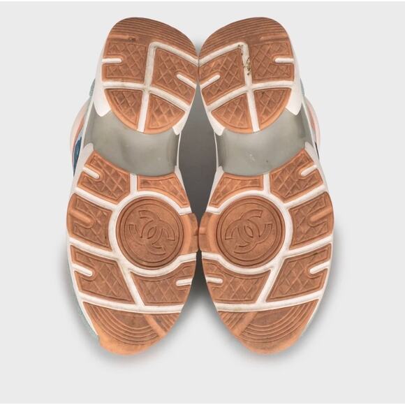 Chanel Suede & Leather CC Logo Sneakers - Size 37 - Picture 5 of 5